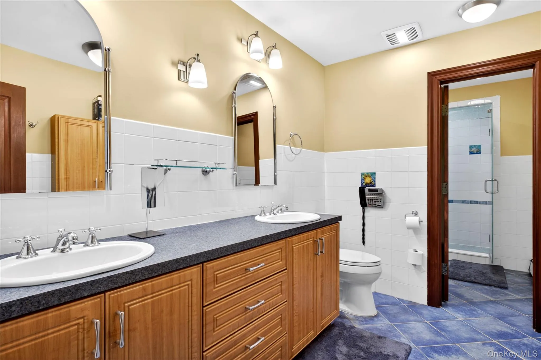 12 Avon Lane, North Hempstead, NY, 6 Bedrooms Bedrooms, 10 Rooms Rooms,4 BathroomsBathrooms,Residential,For Rent,Avon,0,1002375 12 Avon Lane, North Hempstead, NY, 6 Bedrooms Bedrooms, 10 Rooms Rooms,4 BathroomsBathrooms,Residential,For Rent,Avon,0,1002375
