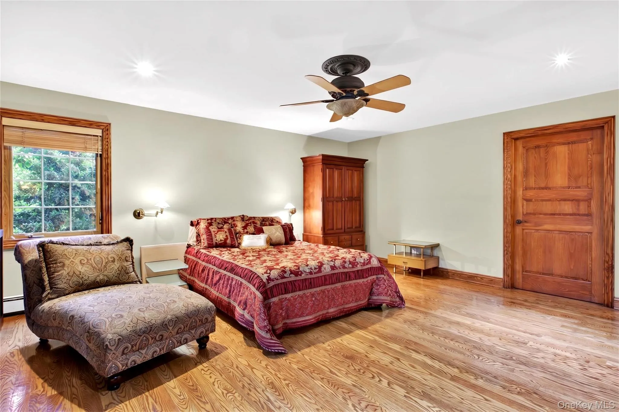 12 Avon Lane, North Hempstead, NY, 6 Bedrooms Bedrooms, 10 Rooms Rooms,4 BathroomsBathrooms,Residential,For Rent,Avon,0,1002375 12 Avon Lane, North Hempstead, NY, 6 Bedrooms Bedrooms, 10 Rooms Rooms,4 BathroomsBathrooms,Residential,For Rent,Avon,0,1002375