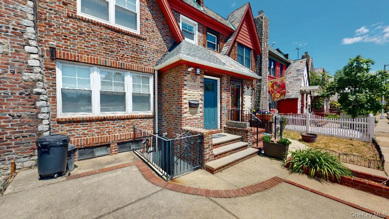 85-13 68th Avenue, New York, NY, 2 Bedrooms Bedrooms, 4 Rooms Rooms,1 BathroomBathrooms,Residential Lease,For Rent,68th,0,1002389 85-13 68th Avenue, New York, NY, 2 Bedrooms Bedrooms, 4 Rooms Rooms,1 BathroomBathrooms,Residential Lease,For Rent,68th,0,1002389