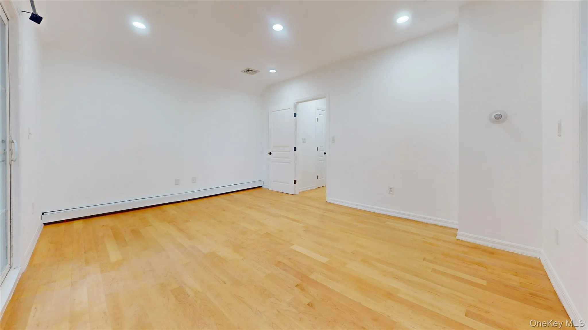 138-15 82nd Drive, New York, NY, 1 Bedroom Bedrooms, 3 Rooms Rooms,1 BathroomBathrooms,Residential Lease,For Rent,82nd,0,1002399 138-15 82nd Drive, New York, NY, 1 Bedroom Bedrooms, 3 Rooms Rooms,1 BathroomBathrooms,Residential Lease,For Rent,82nd,0,1002399