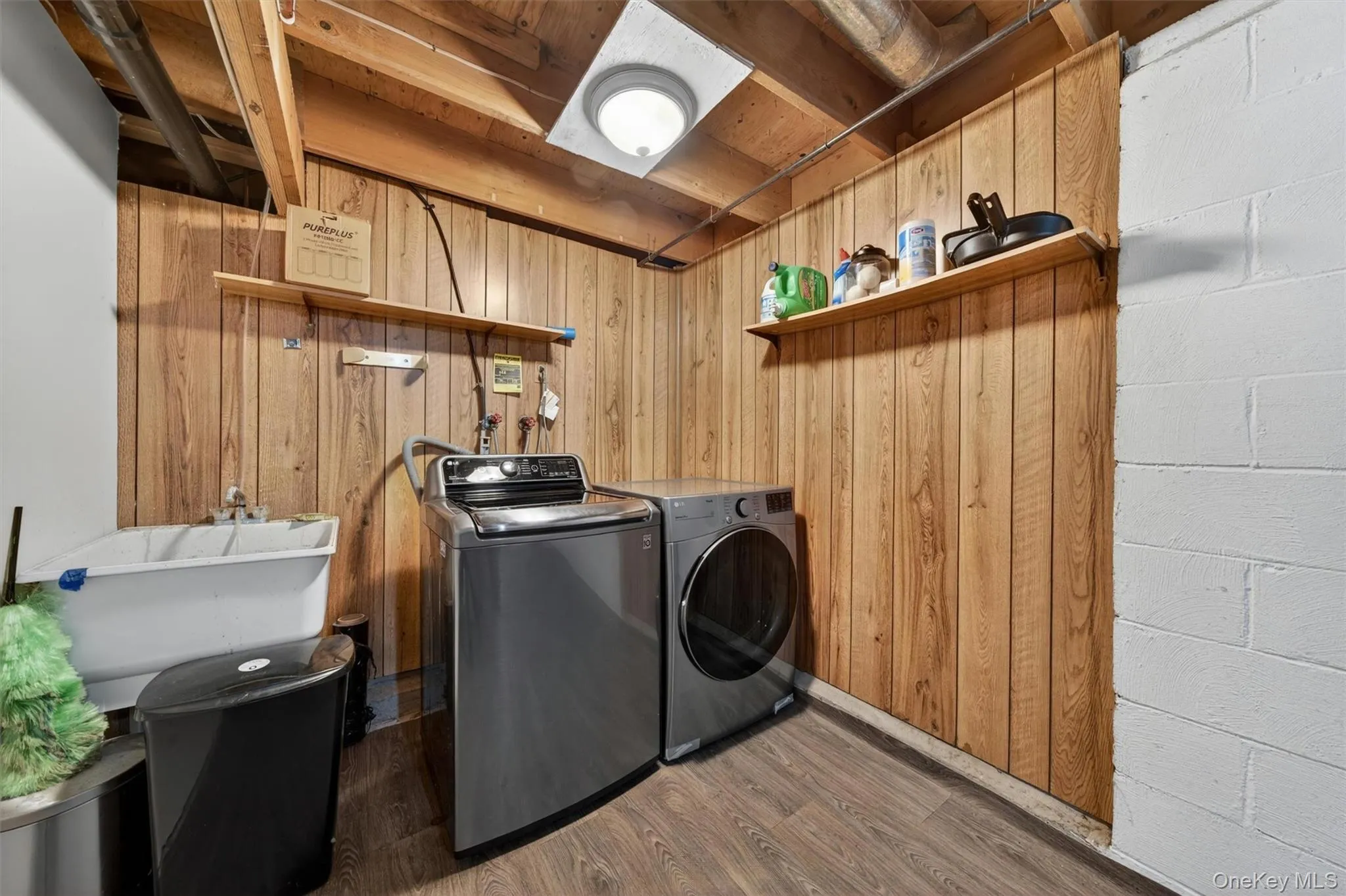 2 Acorn Court, Woodbury, NY, 3 Bedrooms Bedrooms, 11 Rooms Rooms,2 BathroomsBathrooms,Residential,For Rent,Acorn,0,1002400 2 Acorn Court, Woodbury, NY, 3 Bedrooms Bedrooms, 11 Rooms Rooms,2 BathroomsBathrooms,Residential,For Rent,Acorn,0,1002400