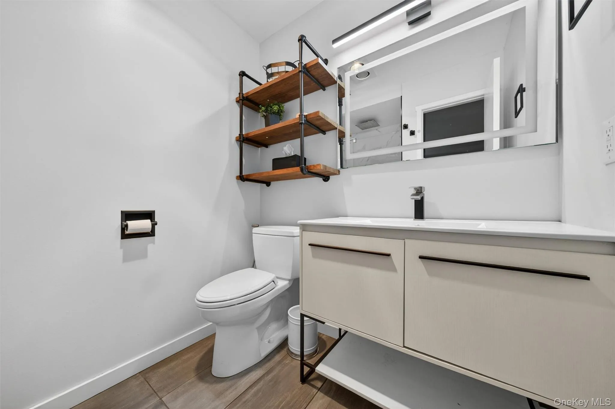 2 Acorn Court, Woodbury, NY, 3 Bedrooms Bedrooms, 11 Rooms Rooms,2 BathroomsBathrooms,Residential,For Rent,Acorn,0,1002400 2 Acorn Court, Woodbury, NY, 3 Bedrooms Bedrooms, 11 Rooms Rooms,2 BathroomsBathrooms,Residential,For Rent,Acorn,0,1002400