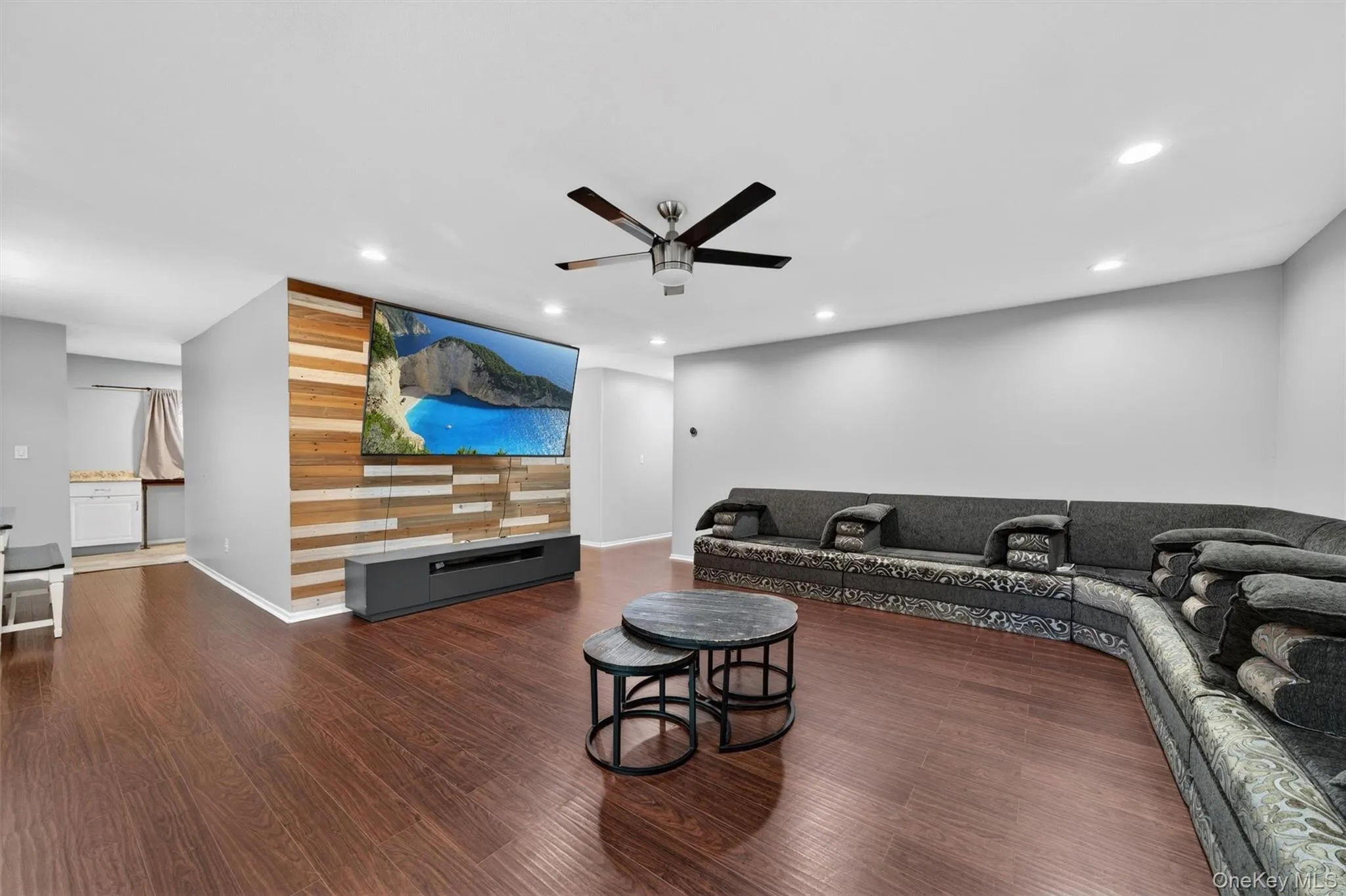 2 Acorn Court, Woodbury, NY, 3 Bedrooms Bedrooms, 11 Rooms Rooms,2 BathroomsBathrooms,Residential,For Rent,Acorn,0,1002400 2 Acorn Court, Woodbury, NY, 3 Bedrooms Bedrooms, 11 Rooms Rooms,2 BathroomsBathrooms,Residential,For Rent,Acorn,0,1002400