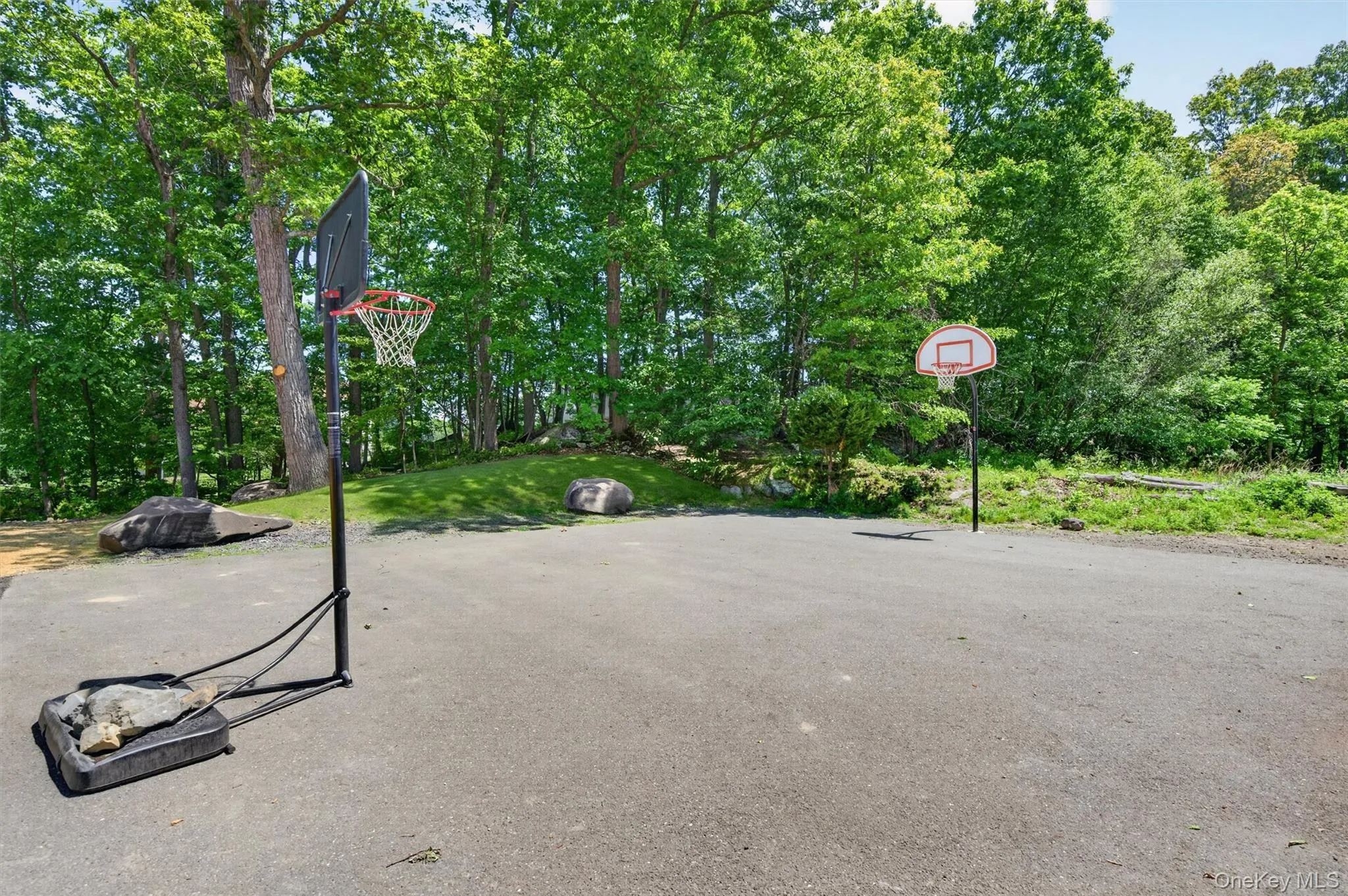2 Acorn Court, Woodbury, NY, 3 Bedrooms Bedrooms, 11 Rooms Rooms,2 BathroomsBathrooms,Residential,For Rent,Acorn,0,1002400 2 Acorn Court, Woodbury, NY, 3 Bedrooms Bedrooms, 11 Rooms Rooms,2 BathroomsBathrooms,Residential,For Rent,Acorn,0,1002400