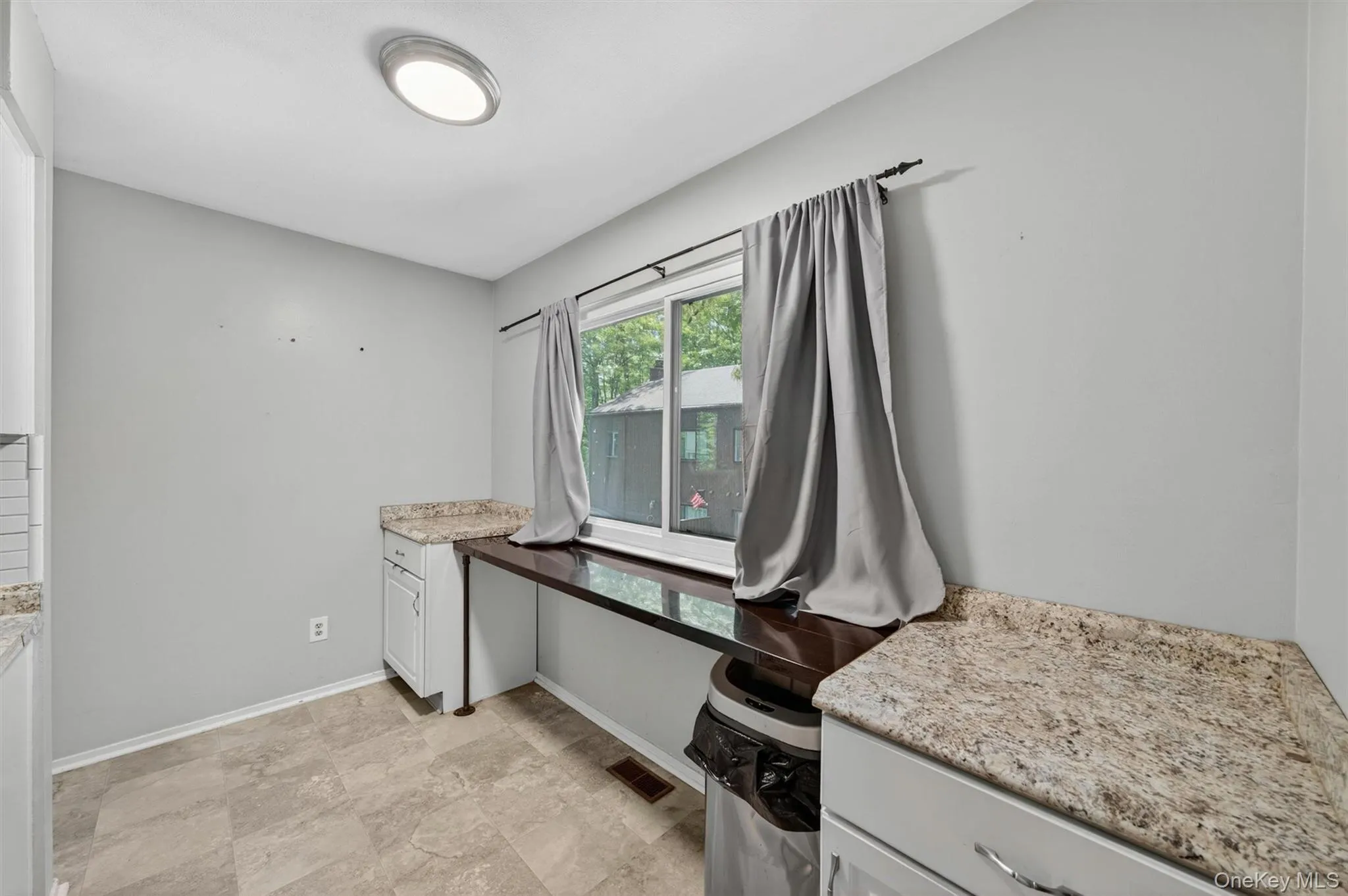 2 Acorn Court, Woodbury, NY, 3 Bedrooms Bedrooms, 11 Rooms Rooms,2 BathroomsBathrooms,Residential,For Rent,Acorn,0,1002400 2 Acorn Court, Woodbury, NY, 3 Bedrooms Bedrooms, 11 Rooms Rooms,2 BathroomsBathrooms,Residential,For Rent,Acorn,0,1002400