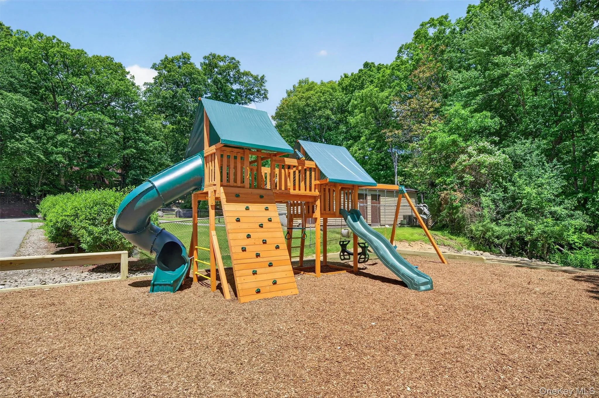 2 Acorn Court, Woodbury, NY, 3 Bedrooms Bedrooms, 11 Rooms Rooms,2 BathroomsBathrooms,Residential,For Rent,Acorn,0,1002400 2 Acorn Court, Woodbury, NY, 3 Bedrooms Bedrooms, 11 Rooms Rooms,2 BathroomsBathrooms,Residential,For Rent,Acorn,0,1002400