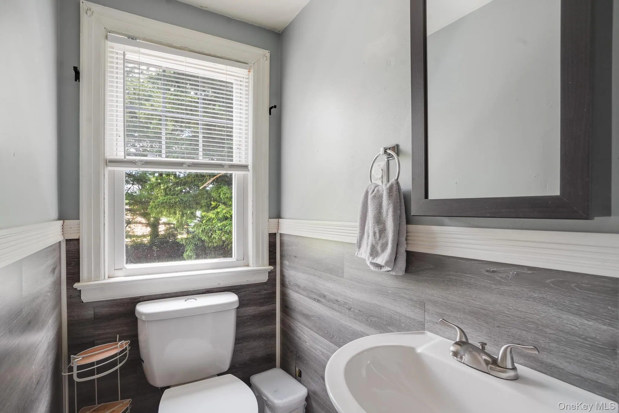 28 Ziegler Avenue, Poughkeepsie (town), NY, 3 Bedrooms Bedrooms, 8 Rooms Rooms,1 BathroomBathrooms,Residential,For Rent,Ziegler,0,1002404 28 Ziegler Avenue, Poughkeepsie (town), NY, 3 Bedrooms Bedrooms, 8 Rooms Rooms,1 BathroomBathrooms,Residential,For Rent,Ziegler,0,1002404