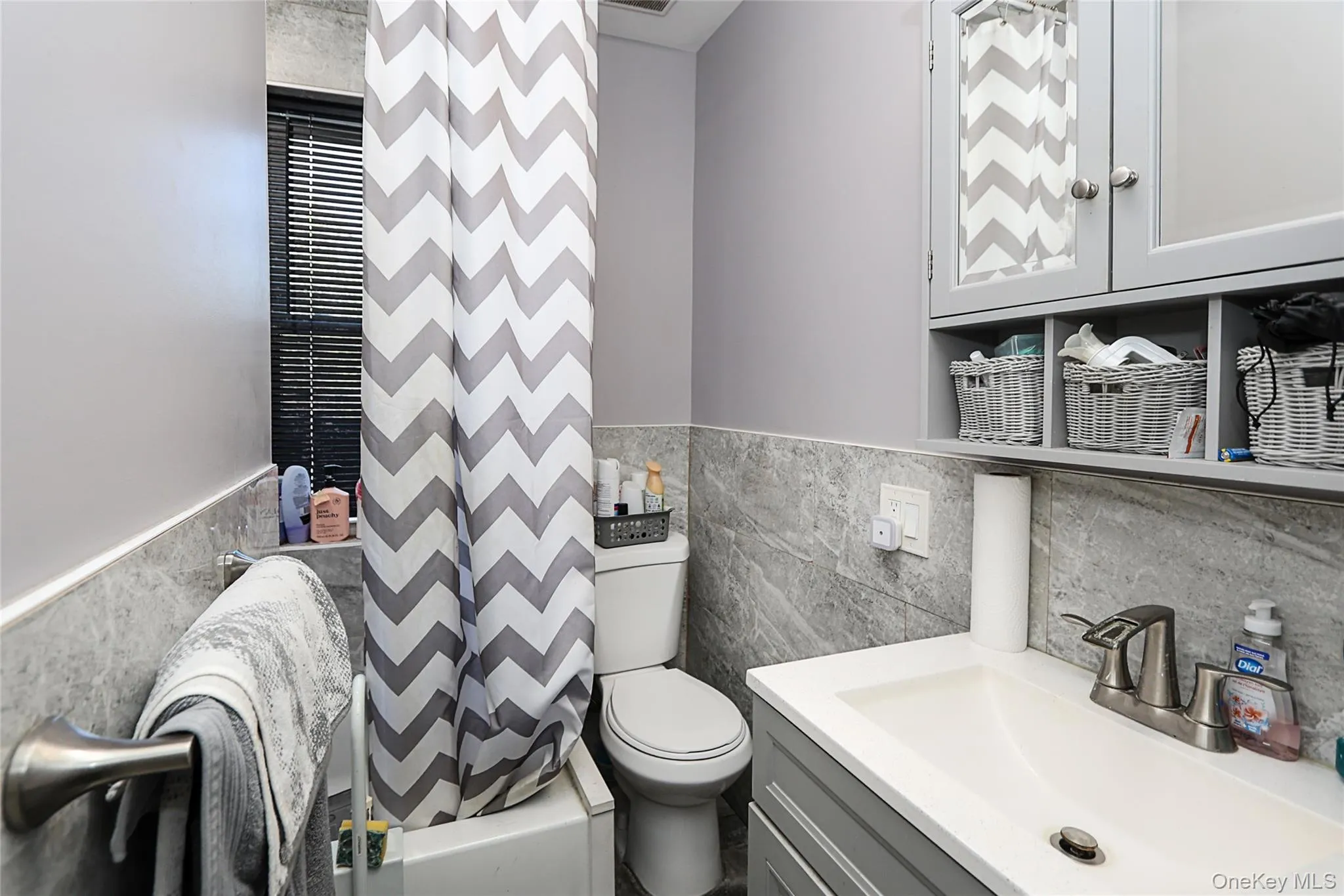 Full Bathroom Full Bathroom