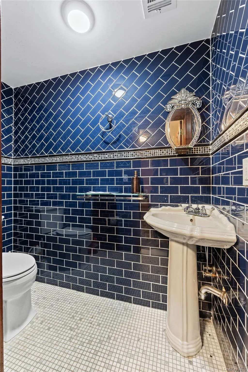 2 Rutland Road, North Hempstead, NY, 6 Bedrooms Bedrooms, 17 Rooms Rooms,4 BathroomsBathrooms,Residential,For Rent,Rutland,0,1002414 2 Rutland Road, North Hempstead, NY, 6 Bedrooms Bedrooms, 17 Rooms Rooms,4 BathroomsBathrooms,Residential,For Rent,Rutland,0,1002414
