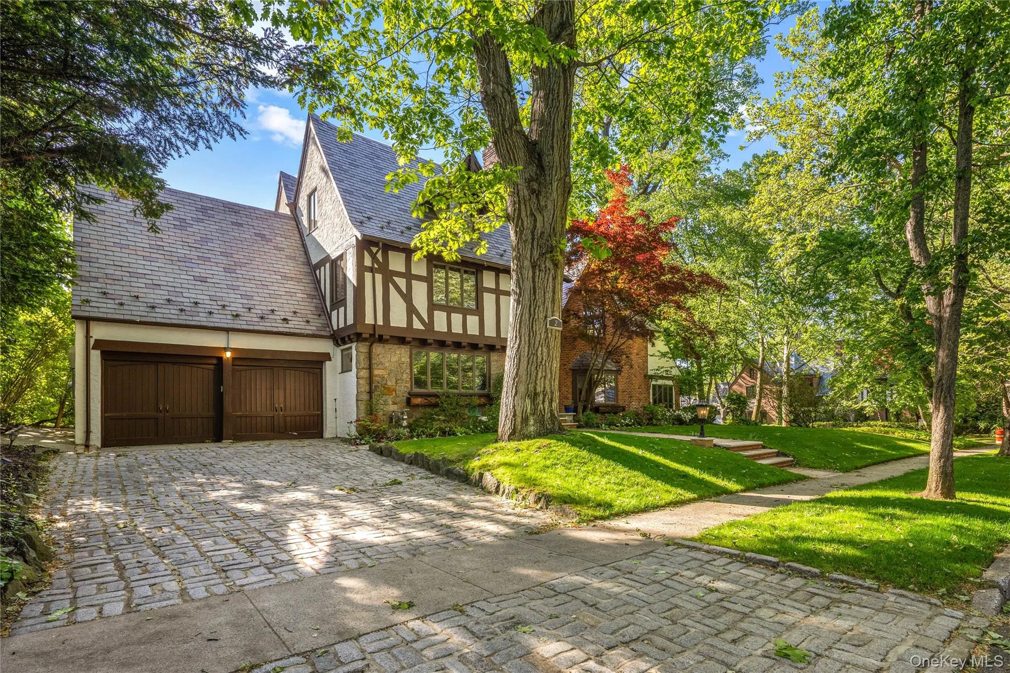 2 Rutland Road, North Hempstead, NY, 6 Bedrooms Bedrooms, 17 Rooms Rooms,4 BathroomsBathrooms,Residential,For Rent,Rutland,0,1002414 2 Rutland Road, North Hempstead, NY, 6 Bedrooms Bedrooms, 17 Rooms Rooms,4 BathroomsBathrooms,Residential,For Rent,Rutland,0,1002414