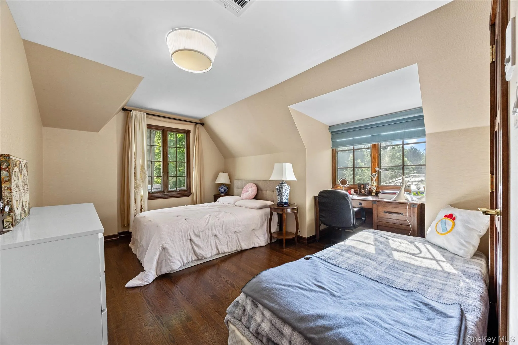 2 Rutland Road, North Hempstead, NY, 6 Bedrooms Bedrooms, 17 Rooms Rooms,4 BathroomsBathrooms,Residential,For Rent,Rutland,0,1002414 2 Rutland Road, North Hempstead, NY, 6 Bedrooms Bedrooms, 17 Rooms Rooms,4 BathroomsBathrooms,Residential,For Rent,Rutland,0,1002414