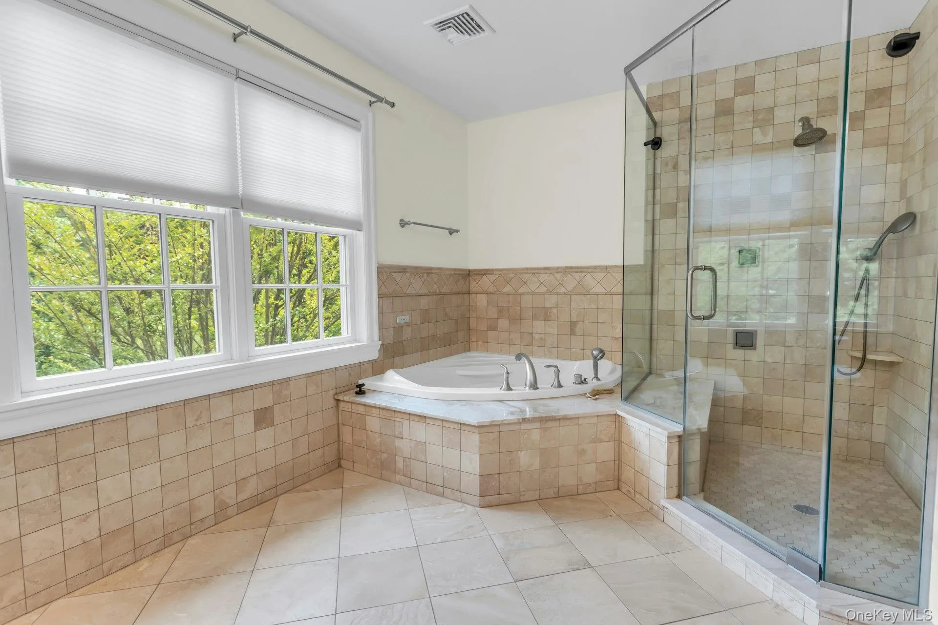 11 Plandome Drive, North Hempstead, NY, 6 Bedrooms Bedrooms, 11 Rooms Rooms,5 BathroomsBathrooms,Residential Lease,For Rent,Plandome,0,1002417 11 Plandome Drive, North Hempstead, NY, 6 Bedrooms Bedrooms, 11 Rooms Rooms,5 BathroomsBathrooms,Residential Lease,For Rent,Plandome,0,1002417