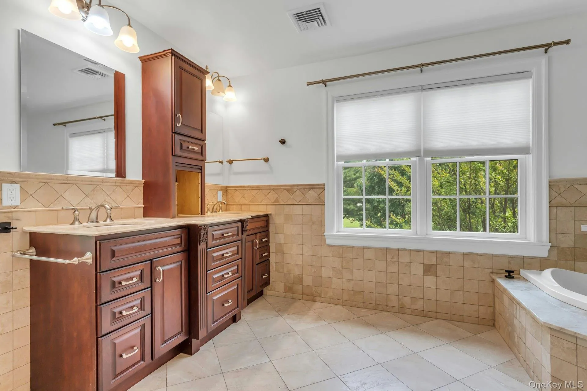 11 Plandome Drive, North Hempstead, NY, 6 Bedrooms Bedrooms, 11 Rooms Rooms,5 BathroomsBathrooms,Residential Lease,For Rent,Plandome,0,1002417 11 Plandome Drive, North Hempstead, NY, 6 Bedrooms Bedrooms, 11 Rooms Rooms,5 BathroomsBathrooms,Residential Lease,For Rent,Plandome,0,1002417