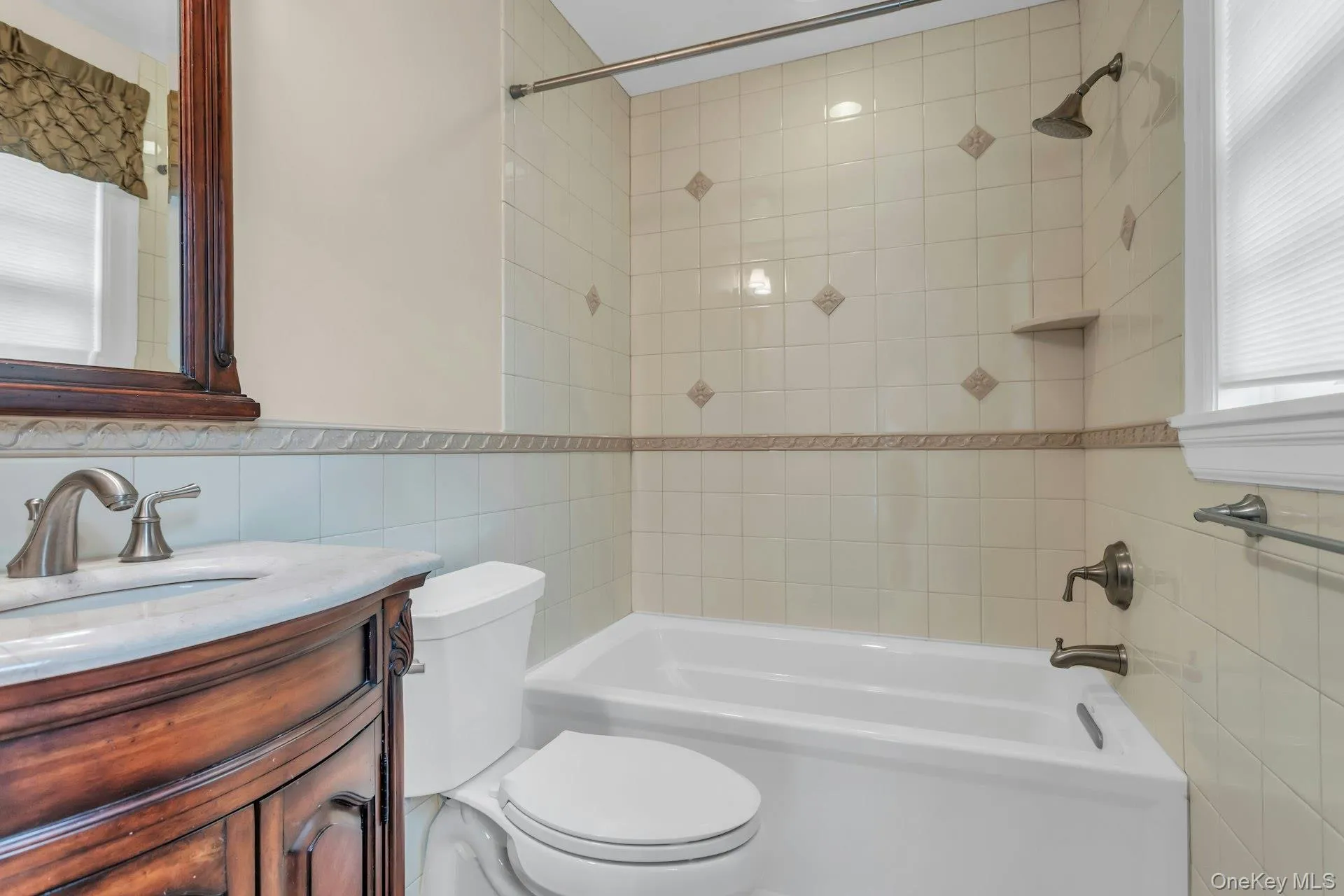 11 Plandome Drive, North Hempstead, NY, 6 Bedrooms Bedrooms, 11 Rooms Rooms,5 BathroomsBathrooms,Residential Lease,For Rent,Plandome,0,1002417 11 Plandome Drive, North Hempstead, NY, 6 Bedrooms Bedrooms, 11 Rooms Rooms,5 BathroomsBathrooms,Residential Lease,For Rent,Plandome,0,1002417