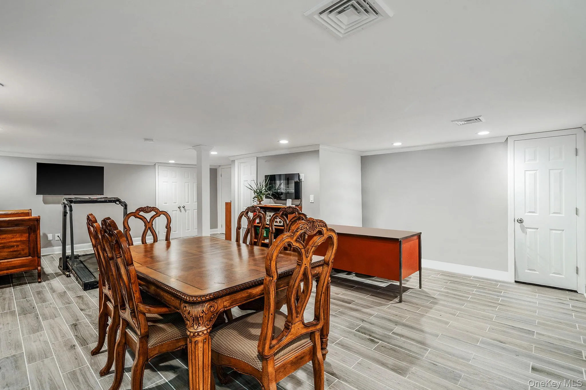 5 Valerie Court, Brookhaven, NY, 3 Bedrooms Bedrooms, 8 Rooms Rooms,3 BathroomsBathrooms,Residential Sale,For Rent,Valerie,0,1002420 5 Valerie Court, Brookhaven, NY, 3 Bedrooms Bedrooms, 8 Rooms Rooms,3 BathroomsBathrooms,Residential Sale,For Rent,Valerie,0,1002420