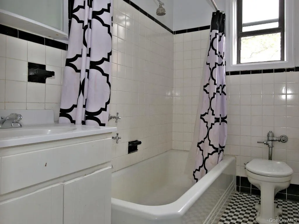 314C Larchmont Acres West, Mamaroneck, NY, 2 Bedrooms Bedrooms, 4 Rooms Rooms,1 BathroomBathrooms,Residential Lease,For Rent,Larchmont Acres West,0,1002425 314C Larchmont Acres West, Mamaroneck, NY, 2 Bedrooms Bedrooms, 4 Rooms Rooms,1 BathroomBathrooms,Residential Lease,For Rent,Larchmont Acres West,0,1002425