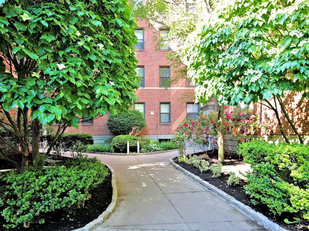 314C Larchmont Acres West, Mamaroneck, NY, 2 Bedrooms Bedrooms, 4 Rooms Rooms,1 BathroomBathrooms,Residential Lease,For Rent,Larchmont Acres West,0,1002425 314C Larchmont Acres West, Mamaroneck, NY, 2 Bedrooms Bedrooms, 4 Rooms Rooms,1 BathroomBathrooms,Residential Lease,For Rent,Larchmont Acres West,0,1002425