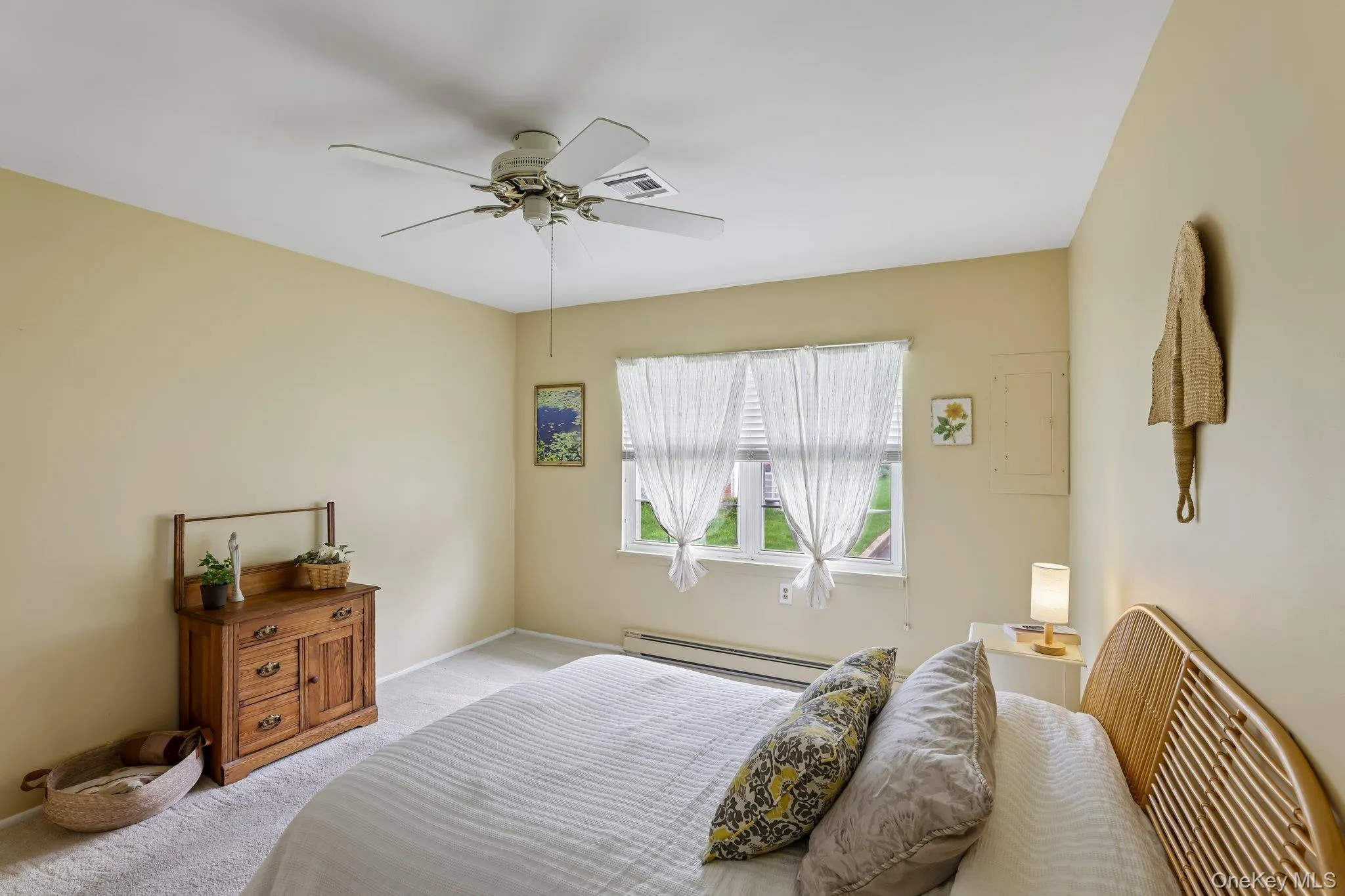 196 Newcastle Court, Brookhaven, NY, 2 Bedrooms Bedrooms, 5 Rooms Rooms,1 BathroomBathrooms,Residential,For Rent,Newcastle,0,1002428 196 Newcastle Court, Brookhaven, NY, 2 Bedrooms Bedrooms, 5 Rooms Rooms,1 BathroomBathrooms,Residential,For Rent,Newcastle,0,1002428