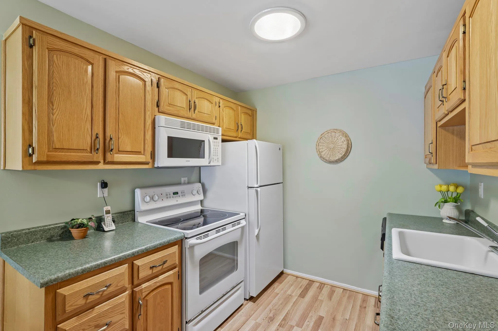 196 Newcastle Court, Brookhaven, NY, 2 Bedrooms Bedrooms, 5 Rooms Rooms,1 BathroomBathrooms,Residential,For Rent,Newcastle,0,1002428 196 Newcastle Court, Brookhaven, NY, 2 Bedrooms Bedrooms, 5 Rooms Rooms,1 BathroomBathrooms,Residential,For Rent,Newcastle,0,1002428