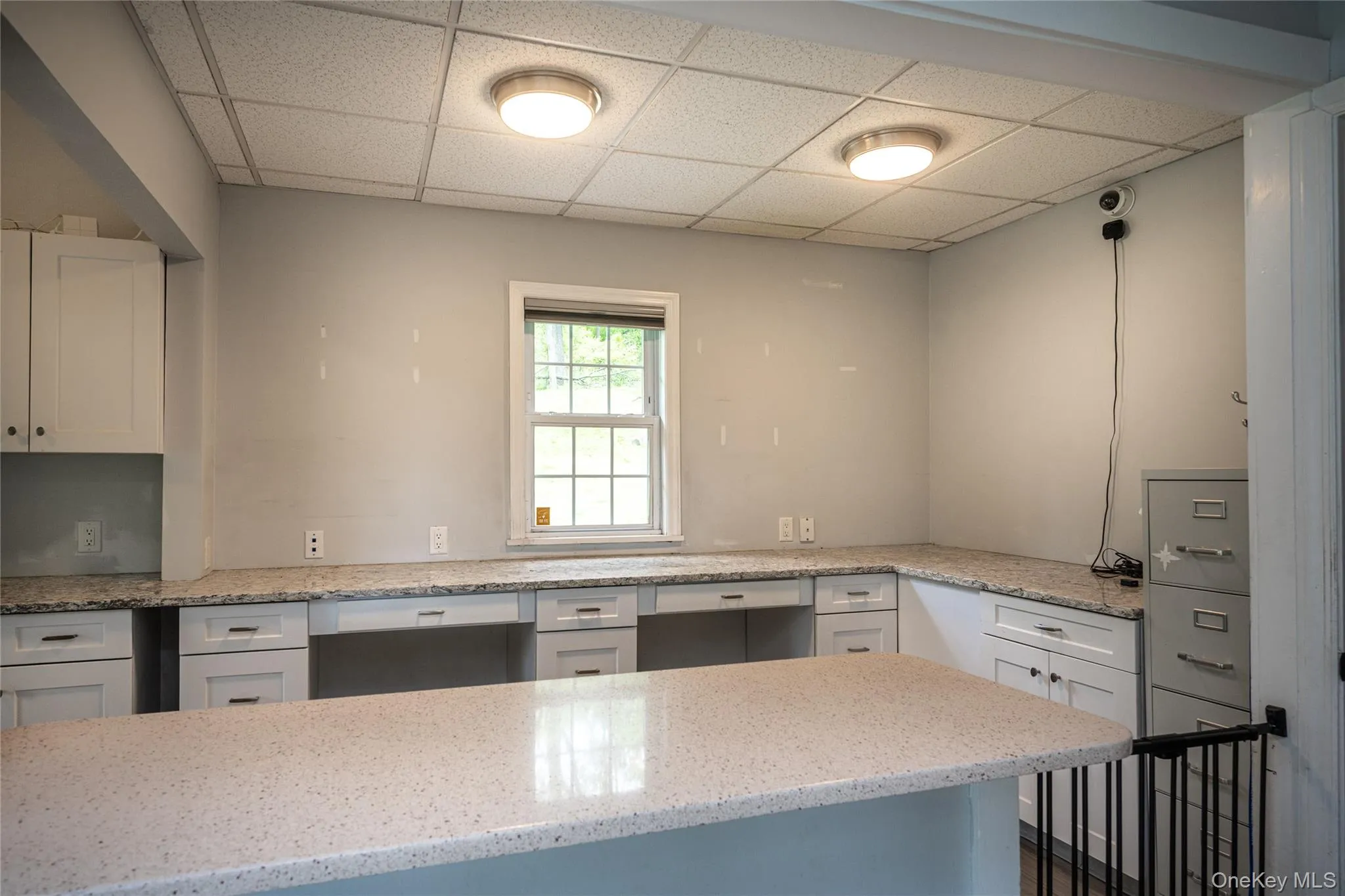 Kitchen w/granite counter tops Kitchen w/granite counter tops