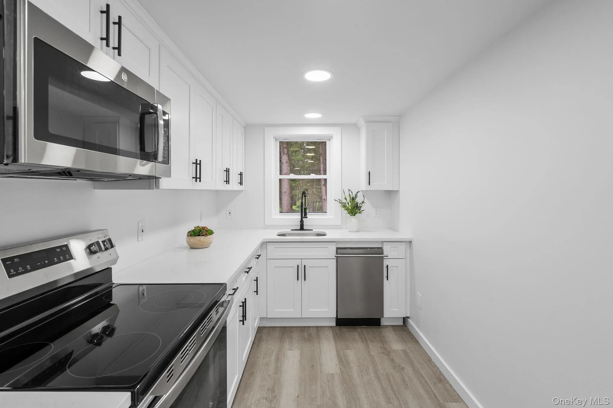 43 Highland Lake Road, Highland, NY, 2 Bedrooms Bedrooms, 5 Rooms Rooms,1 BathroomBathrooms,Residential Sale,For Rent,Highland Lake,0,1002434 43 Highland Lake Road, Highland, NY, 2 Bedrooms Bedrooms, 5 Rooms Rooms,1 BathroomBathrooms,Residential Sale,For Rent,Highland Lake,0,1002434