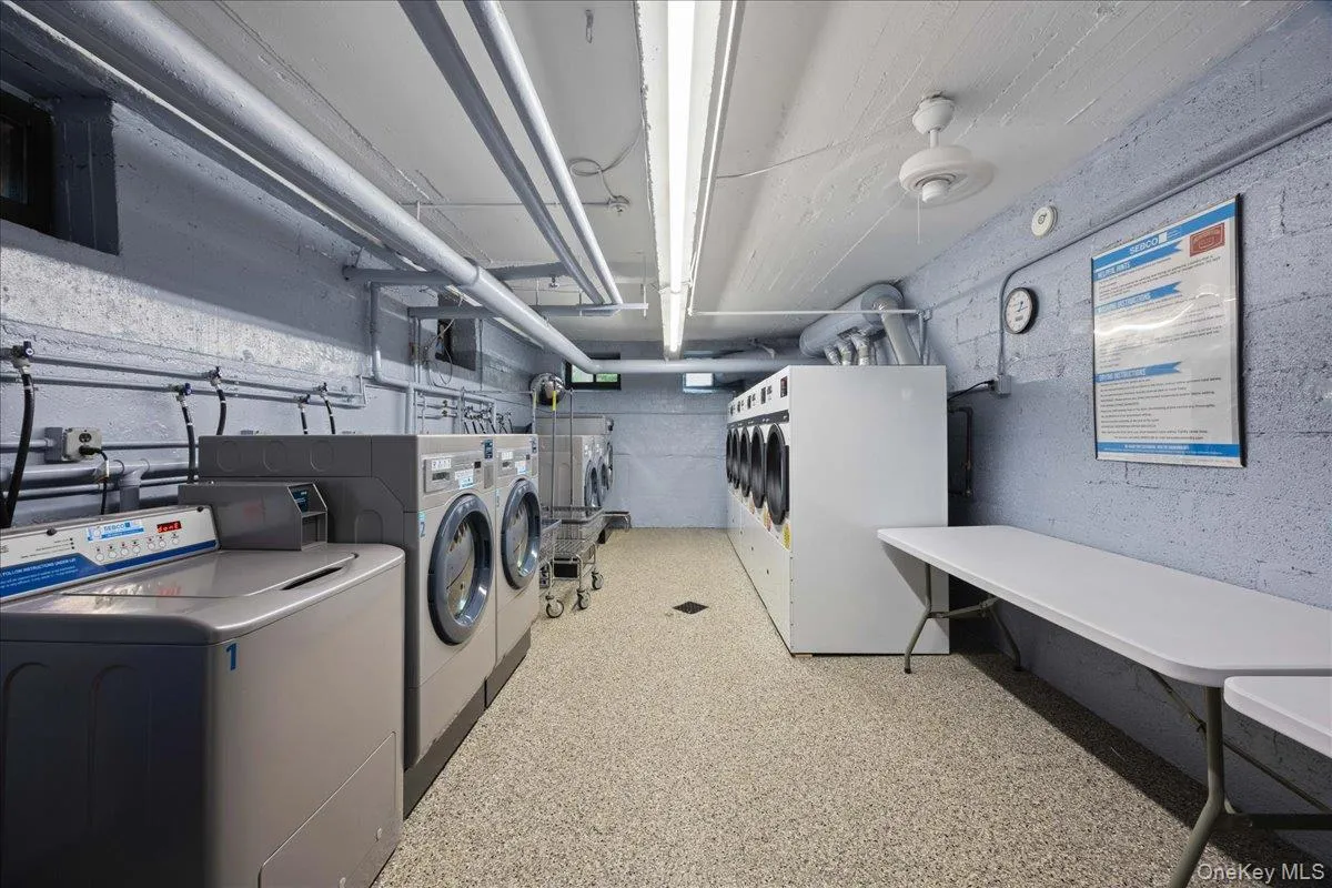 51 White Oak Street, New Rochelle, NY, 2 Bedrooms Bedrooms, 5 Rooms Rooms,1 BathroomBathrooms,Residential Sale,For Rent,White Oak,0,1002435 51 White Oak Street, New Rochelle, NY, 2 Bedrooms Bedrooms, 5 Rooms Rooms,1 BathroomBathrooms,Residential Sale,For Rent,White Oak,0,1002435