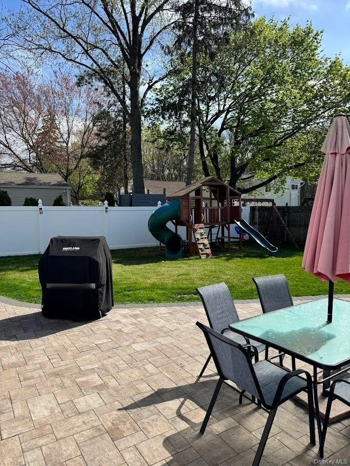12 Weiss Place, Babylon, NY, 3 Bedrooms Bedrooms, 6 Rooms Rooms,2 BathroomsBathrooms,Residential,For Rent,Weiss,0,1002437 12 Weiss Place, Babylon, NY, 3 Bedrooms Bedrooms, 6 Rooms Rooms,2 BathroomsBathrooms,Residential,For Rent,Weiss,0,1002437