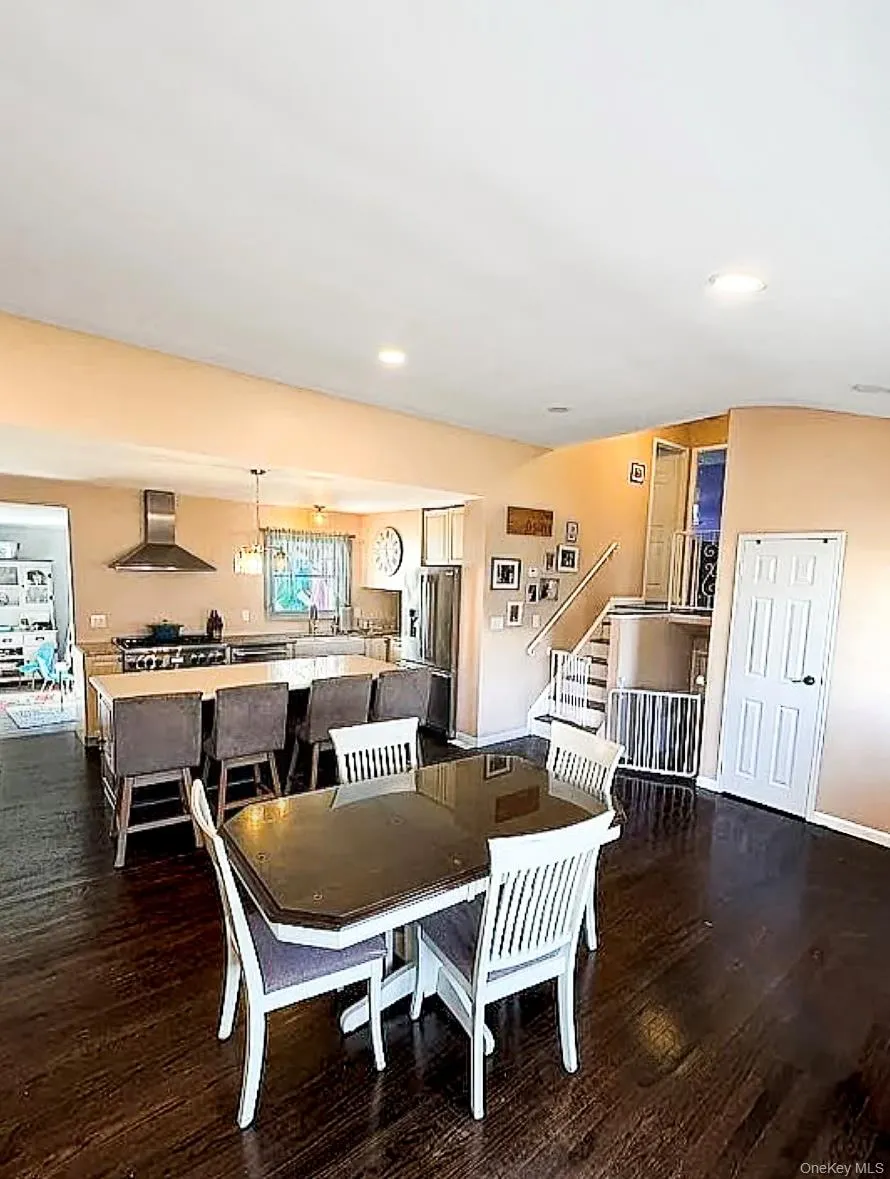 12 Weiss Place, Babylon, NY, 3 Bedrooms Bedrooms, 6 Rooms Rooms,2 BathroomsBathrooms,Residential,For Rent,Weiss,0,1002437 12 Weiss Place, Babylon, NY, 3 Bedrooms Bedrooms, 6 Rooms Rooms,2 BathroomsBathrooms,Residential,For Rent,Weiss,0,1002437