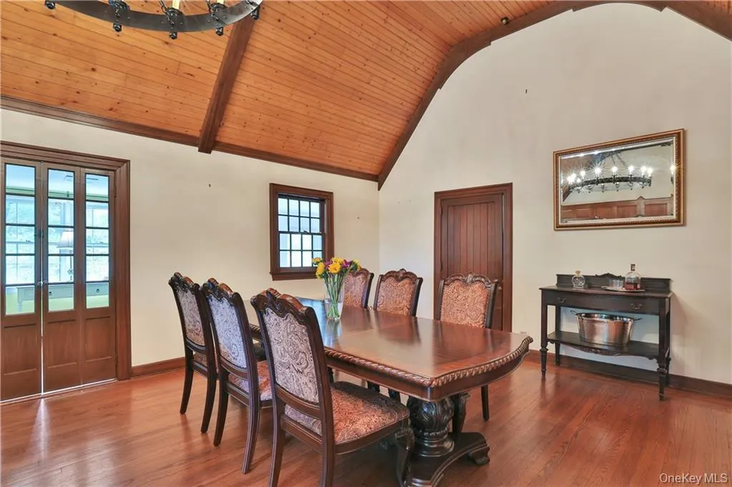6 Raven Way, Mount Pleasant, NY, 4 Bedrooms Bedrooms, 10 Rooms Rooms,4 BathroomsBathrooms,Residential Lease,For Rent,Raven,0,1002439 6 Raven Way, Mount Pleasant, NY, 4 Bedrooms Bedrooms, 10 Rooms Rooms,4 BathroomsBathrooms,Residential Lease,For Rent,Raven,0,1002439