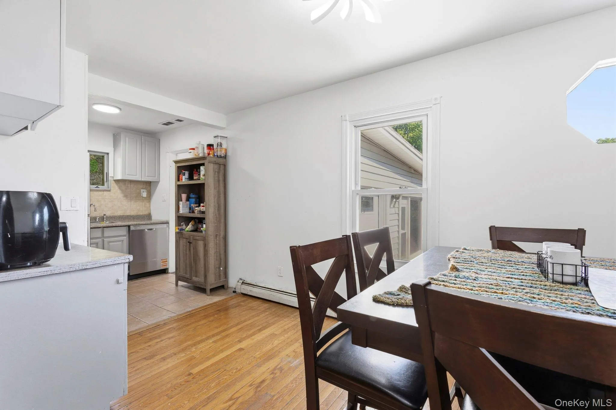 21 Mary Avenue, Carmel, NY, 3 Bedrooms Bedrooms, 5 Rooms Rooms,1 BathroomBathrooms,Residential,For Rent,Mary,0,1002441 21 Mary Avenue, Carmel, NY, 3 Bedrooms Bedrooms, 5 Rooms Rooms,1 BathroomBathrooms,Residential,For Rent,Mary,0,1002441