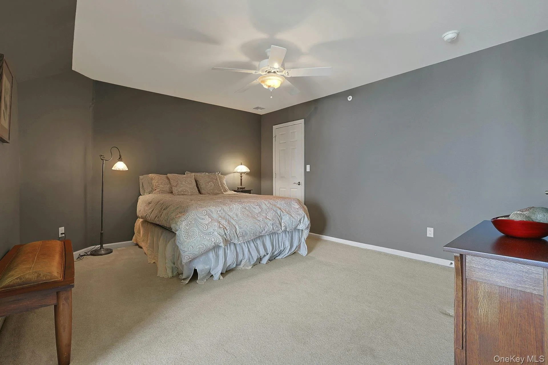 The generously sized second bedroom with the flexibility to suit guests, family, or additional living space. Large walk-in closet at the rear. The generously sized second bedroom with the flexibility to suit guests, family, or additional living space. Large walk-in closet at the rear.