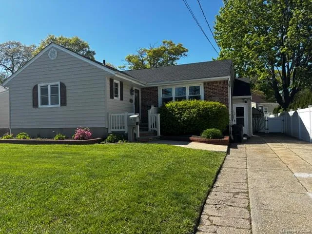 185 Audley Court, Babylon, NY, 3 Bedrooms Bedrooms, 7 Rooms Rooms,1 BathroomBathrooms,Residential,For Rent,Audley,0,1002450 185 Audley Court, Babylon, NY, 3 Bedrooms Bedrooms, 7 Rooms Rooms,1 BathroomBathrooms,Residential,For Rent,Audley,0,1002450