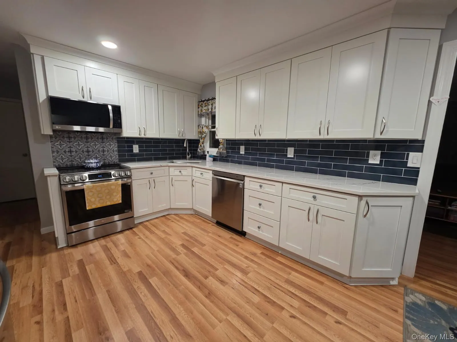 185 Audley Court, Babylon, NY, 3 Bedrooms Bedrooms, 7 Rooms Rooms,1 BathroomBathrooms,Residential,For Rent,Audley,0,1002450 185 Audley Court, Babylon, NY, 3 Bedrooms Bedrooms, 7 Rooms Rooms,1 BathroomBathrooms,Residential,For Rent,Audley,0,1002450