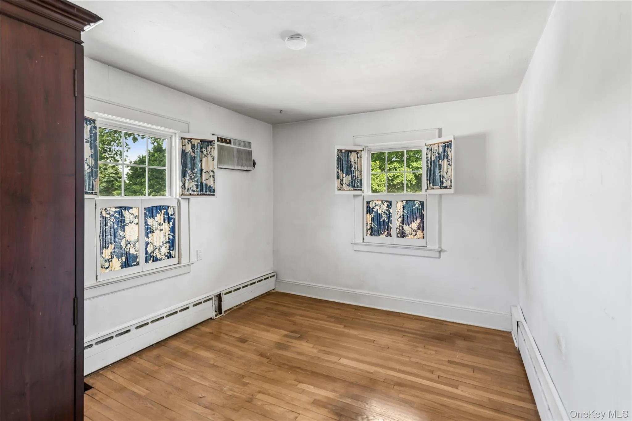 50 Roxbury Road, Hempstead, NY, 5 Bedrooms Bedrooms, 10 Rooms Rooms,2 BathroomsBathrooms,Residential,For Rent,Roxbury,0,1002461 50 Roxbury Road, Hempstead, NY, 5 Bedrooms Bedrooms, 10 Rooms Rooms,2 BathroomsBathrooms,Residential,For Rent,Roxbury,0,1002461