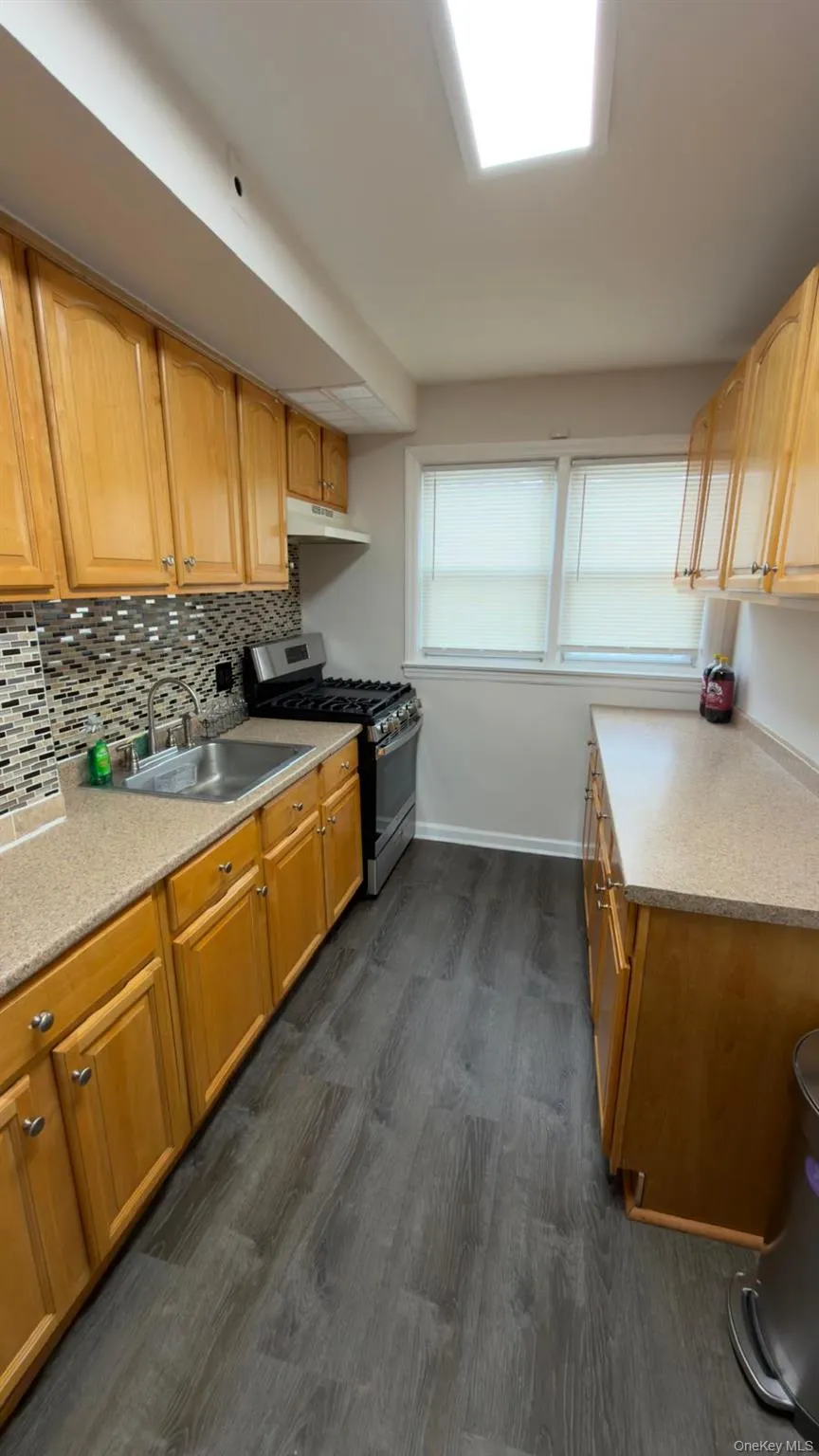 15325 77th Road, New York, NY, 3 Bedrooms Bedrooms, 5 Rooms Rooms,1 BathroomBathrooms,Residential Lease,For Rent,77th,0,1002463 15325 77th Road, New York, NY, 3 Bedrooms Bedrooms, 5 Rooms Rooms,1 BathroomBathrooms,Residential Lease,For Rent,77th,0,1002463