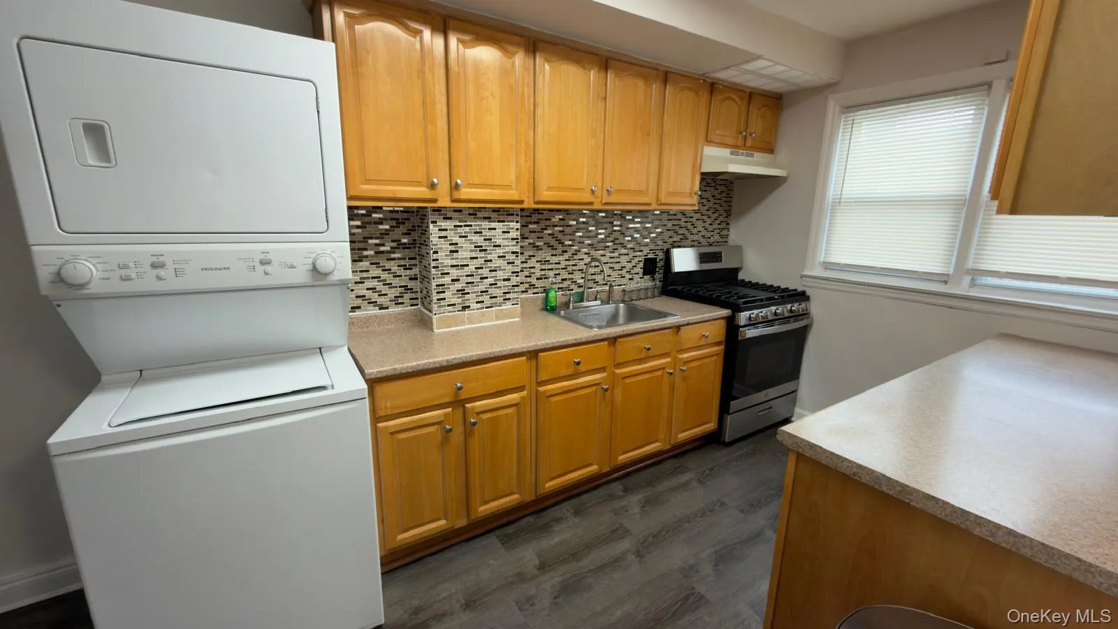 15325 77th Road, New York, NY, 3 Bedrooms Bedrooms, 5 Rooms Rooms,1 BathroomBathrooms,Residential Lease,For Rent,77th,0,1002463 15325 77th Road, New York, NY, 3 Bedrooms Bedrooms, 5 Rooms Rooms,1 BathroomBathrooms,Residential Lease,For Rent,77th,0,1002463