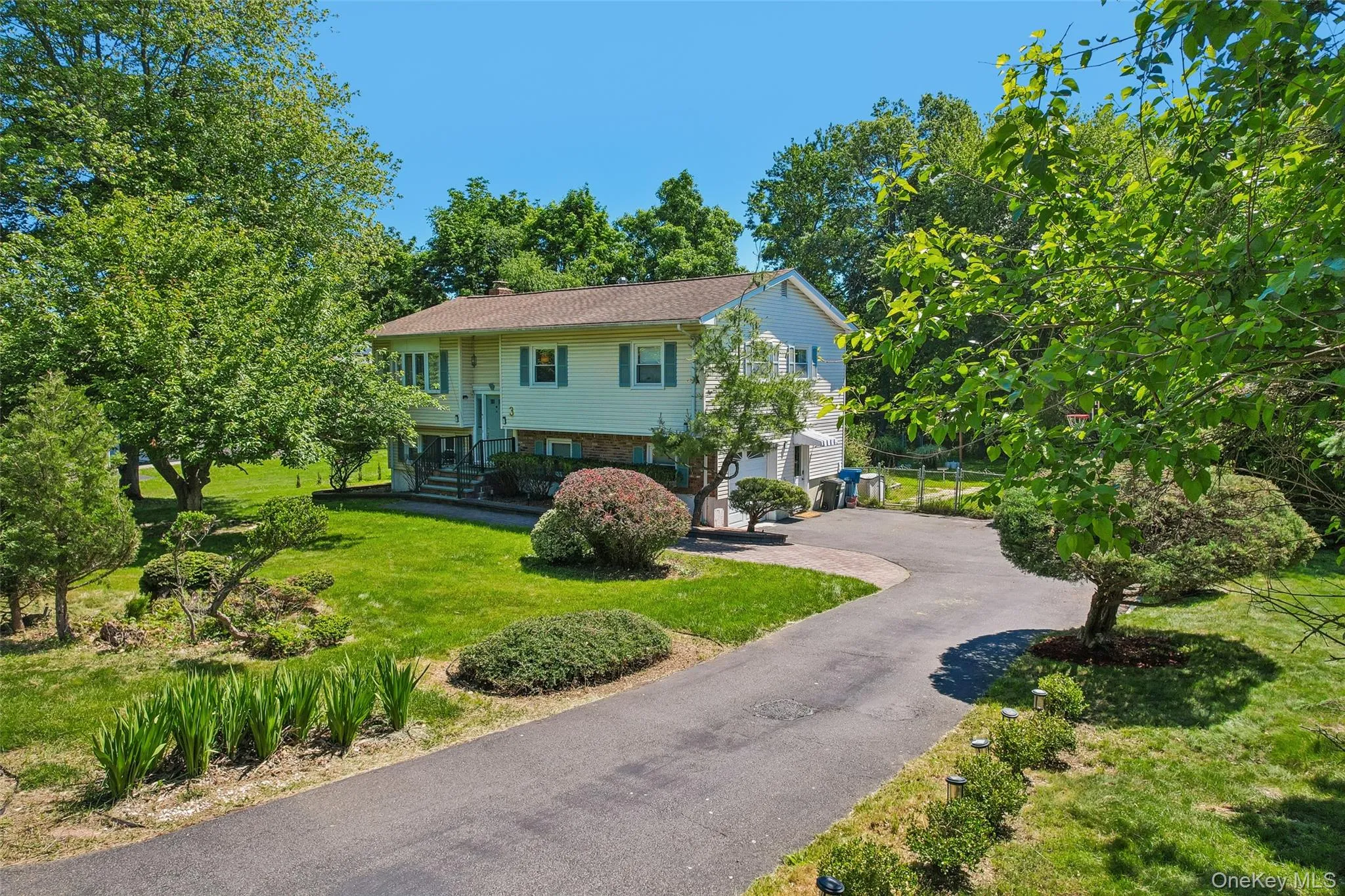 3 Bittman Lane, Clarkstown, NY, 4 Bedrooms Bedrooms, 7 Rooms Rooms,1 BathroomBathrooms,Residential,For Rent,Bittman,0,1002464 3 Bittman Lane, Clarkstown, NY, 4 Bedrooms Bedrooms, 7 Rooms Rooms,1 BathroomBathrooms,Residential,For Rent,Bittman,0,1002464
