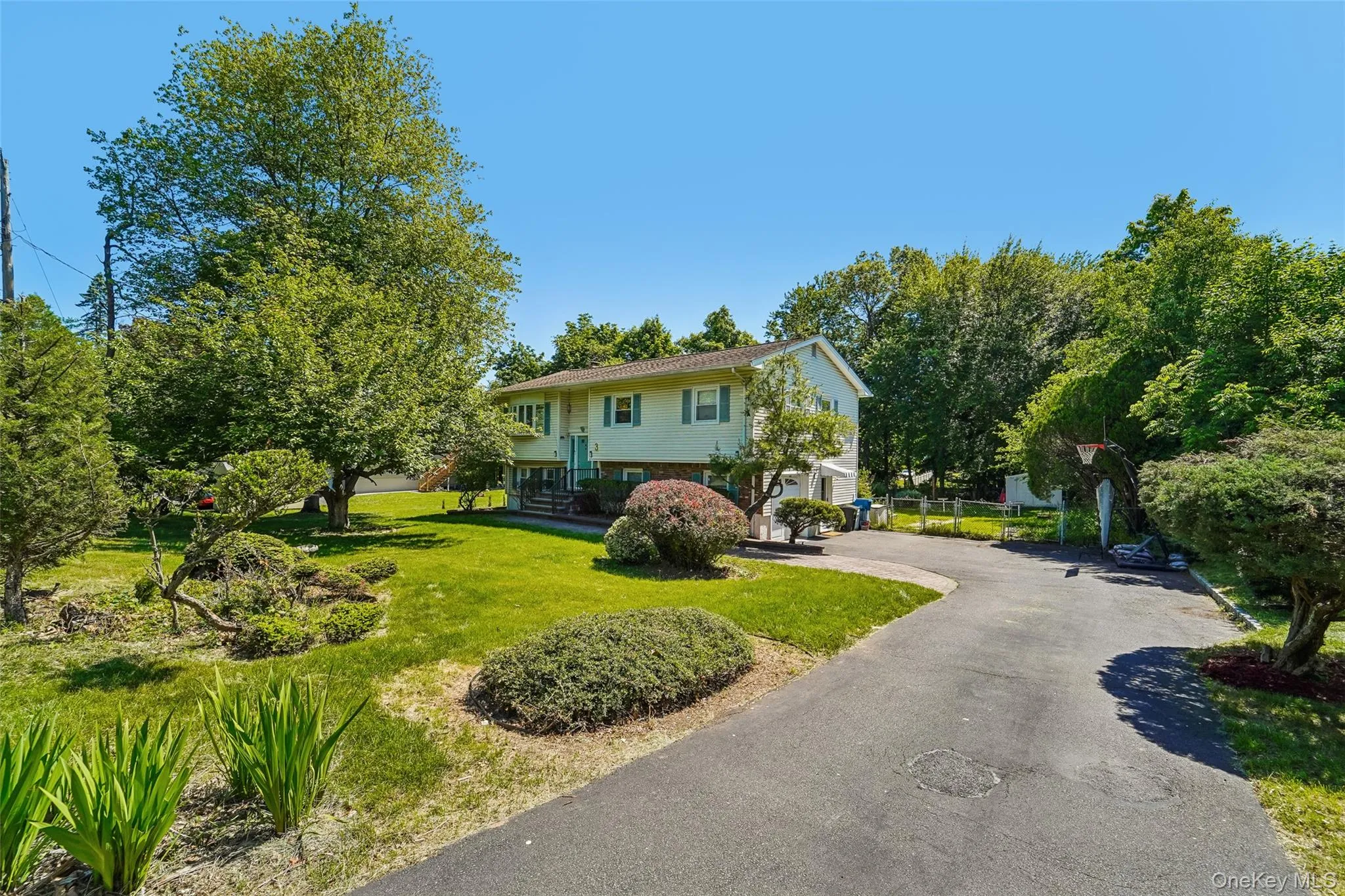 3 Bittman Lane, Clarkstown, NY, 4 Bedrooms Bedrooms, 7 Rooms Rooms,1 BathroomBathrooms,Residential,For Rent,Bittman,0,1002464 3 Bittman Lane, Clarkstown, NY, 4 Bedrooms Bedrooms, 7 Rooms Rooms,1 BathroomBathrooms,Residential,For Rent,Bittman,0,1002464