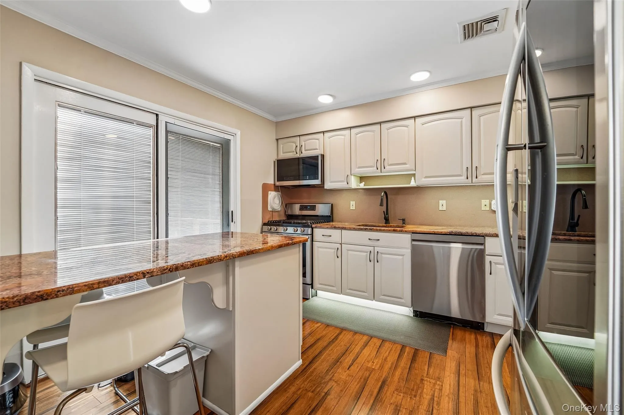 3 Bittman Lane, Clarkstown, NY, 4 Bedrooms Bedrooms, 7 Rooms Rooms,1 BathroomBathrooms,Residential,For Rent,Bittman,0,1002464 3 Bittman Lane, Clarkstown, NY, 4 Bedrooms Bedrooms, 7 Rooms Rooms,1 BathroomBathrooms,Residential,For Rent,Bittman,0,1002464