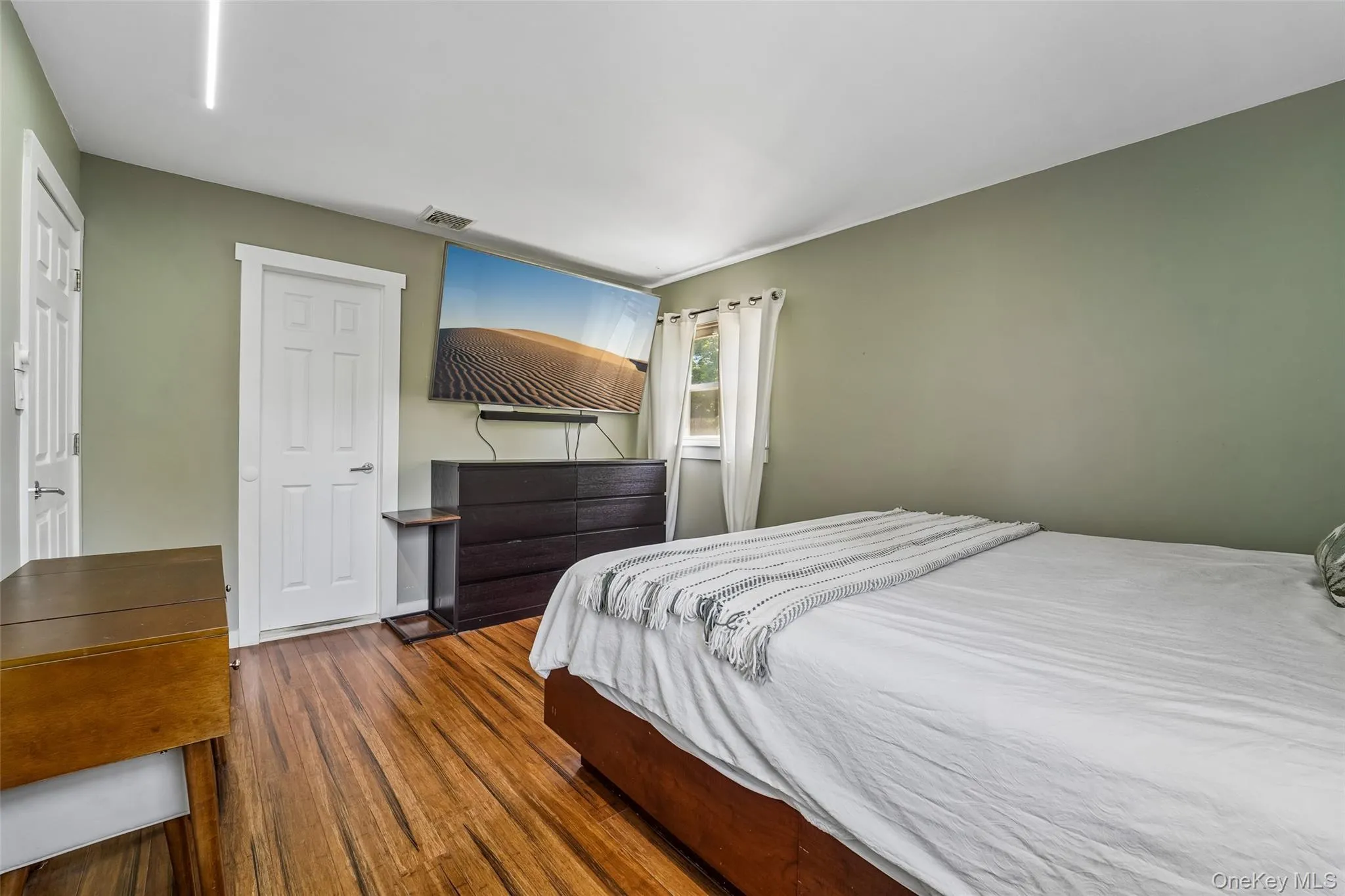 3 Bittman Lane, Clarkstown, NY, 4 Bedrooms Bedrooms, 7 Rooms Rooms,1 BathroomBathrooms,Residential,For Rent,Bittman,0,1002464 3 Bittman Lane, Clarkstown, NY, 4 Bedrooms Bedrooms, 7 Rooms Rooms,1 BathroomBathrooms,Residential,For Rent,Bittman,0,1002464