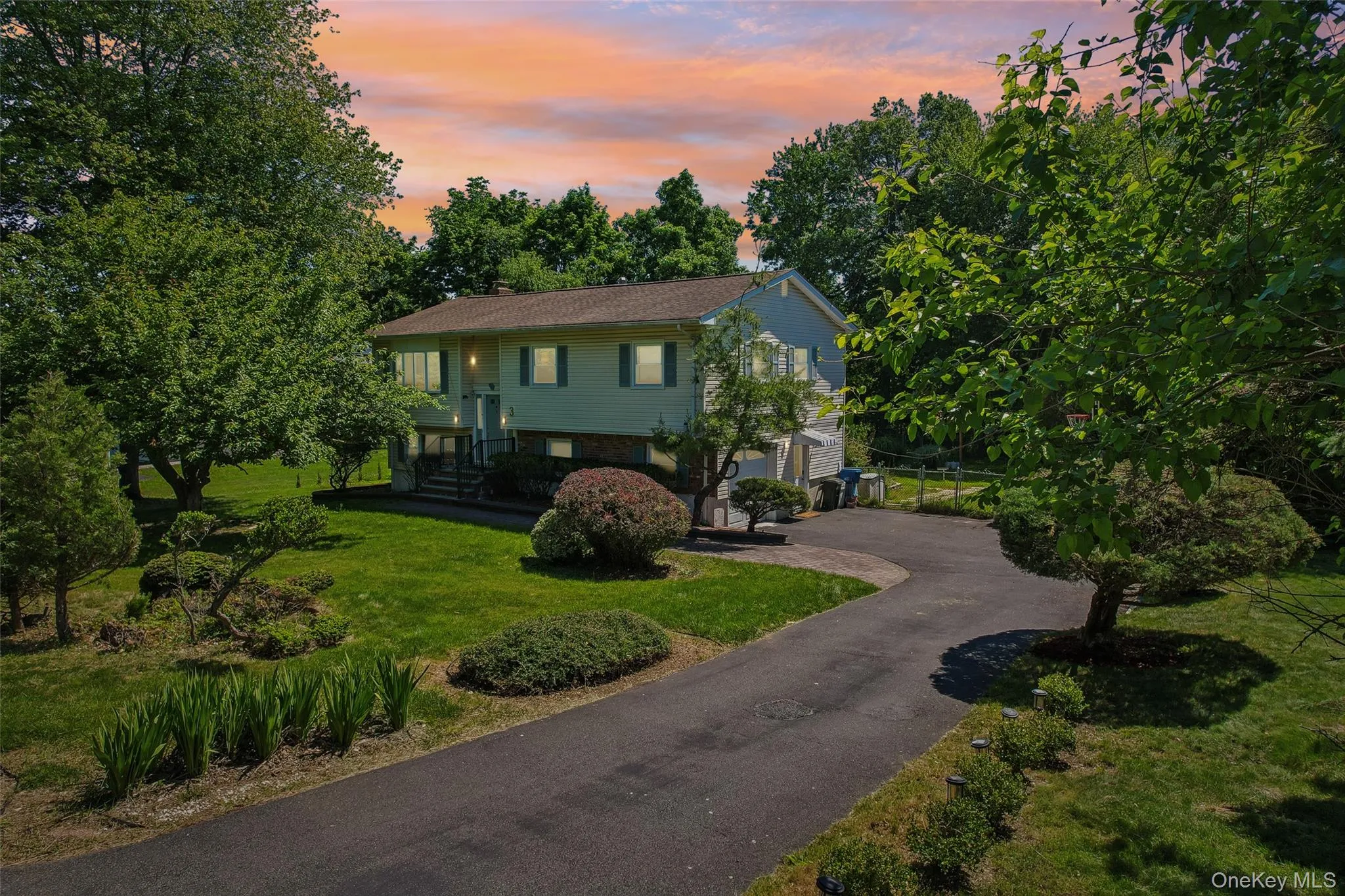 3 Bittman Lane, Clarkstown, NY, 4 Bedrooms Bedrooms, 7 Rooms Rooms,1 BathroomBathrooms,Residential,For Rent,Bittman,0,1002464 3 Bittman Lane, Clarkstown, NY, 4 Bedrooms Bedrooms, 7 Rooms Rooms,1 BathroomBathrooms,Residential,For Rent,Bittman,0,1002464