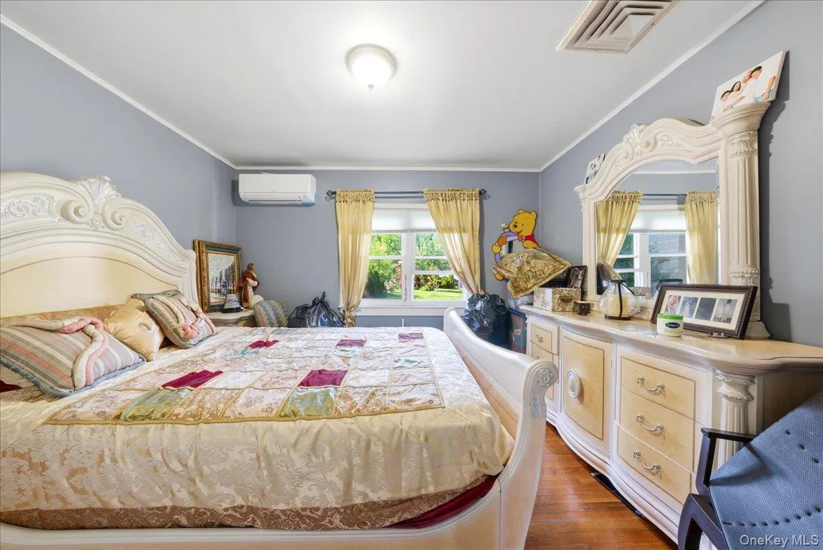 2594 Schurz Avenue, New York, NY, 4 Bedrooms Bedrooms, 8 Rooms Rooms,2 BathroomsBathrooms,Residential Sale,For Rent,Schurz,0,1002470 2594 Schurz Avenue, New York, NY, 4 Bedrooms Bedrooms, 8 Rooms Rooms,2 BathroomsBathrooms,Residential Sale,For Rent,Schurz,0,1002470