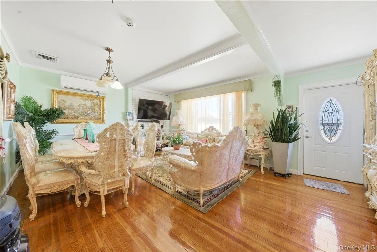 2594 Schurz Avenue, New York, NY, 4 Bedrooms Bedrooms, 8 Rooms Rooms,2 BathroomsBathrooms,Residential Sale,For Rent,Schurz,0,1002470 2594 Schurz Avenue, New York, NY, 4 Bedrooms Bedrooms, 8 Rooms Rooms,2 BathroomsBathrooms,Residential Sale,For Rent,Schurz,0,1002470