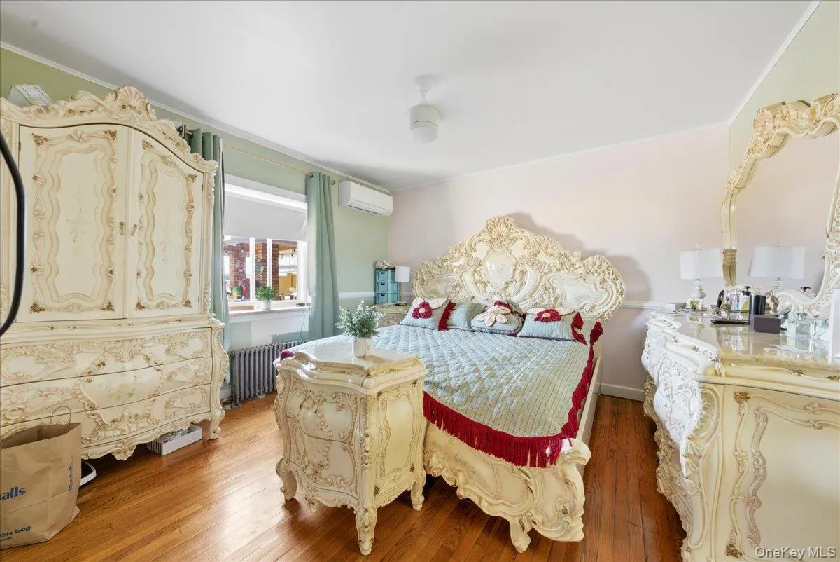 2594 Schurz Avenue, New York, NY, 4 Bedrooms Bedrooms, 8 Rooms Rooms,2 BathroomsBathrooms,Residential Sale,For Rent,Schurz,0,1002470 2594 Schurz Avenue, New York, NY, 4 Bedrooms Bedrooms, 8 Rooms Rooms,2 BathroomsBathrooms,Residential Sale,For Rent,Schurz,0,1002470