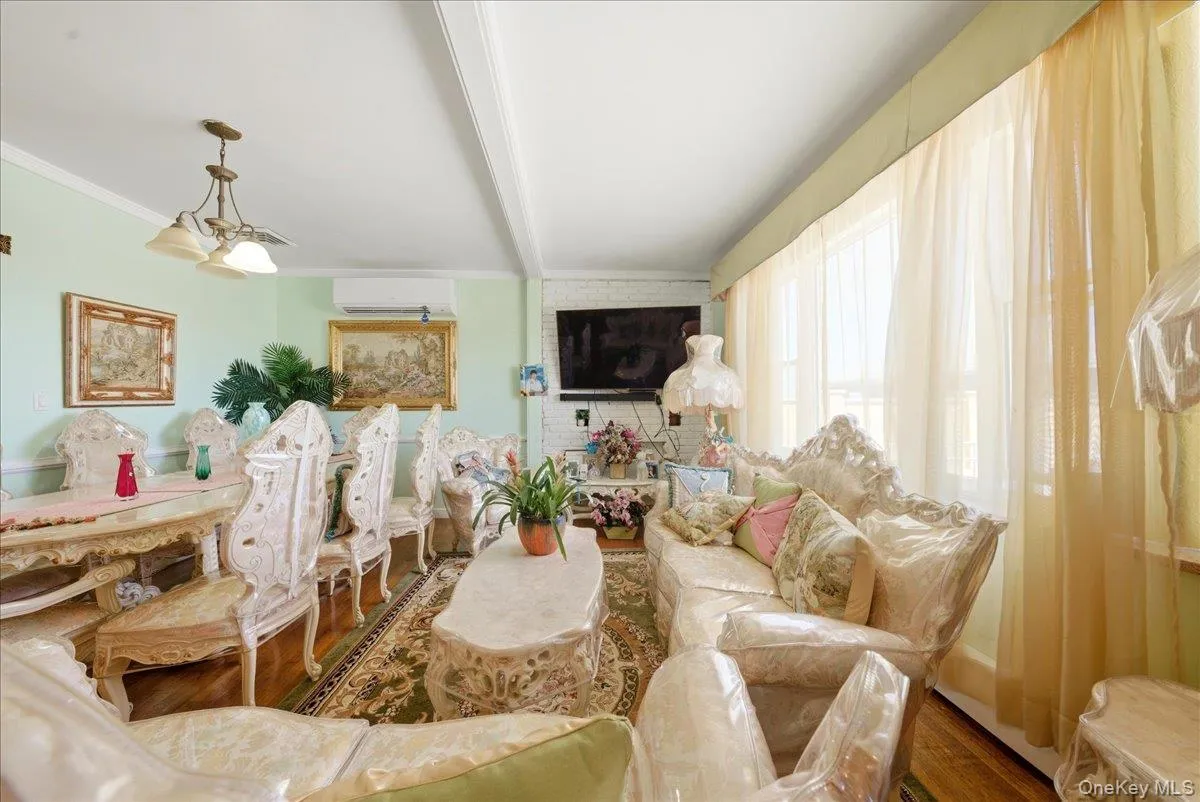 2594 Schurz Avenue, New York, NY, 4 Bedrooms Bedrooms, 8 Rooms Rooms,2 BathroomsBathrooms,Residential Sale,For Rent,Schurz,0,1002470 2594 Schurz Avenue, New York, NY, 4 Bedrooms Bedrooms, 8 Rooms Rooms,2 BathroomsBathrooms,Residential Sale,For Rent,Schurz,0,1002470