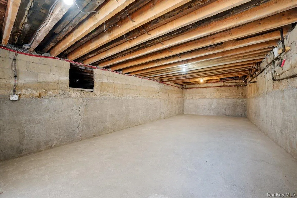 2594 Schurz Avenue, New York, NY, 4 Bedrooms Bedrooms, 8 Rooms Rooms,2 BathroomsBathrooms,Residential Sale,For Rent,Schurz,0,1002470 2594 Schurz Avenue, New York, NY, 4 Bedrooms Bedrooms, 8 Rooms Rooms,2 BathroomsBathrooms,Residential Sale,For Rent,Schurz,0,1002470
