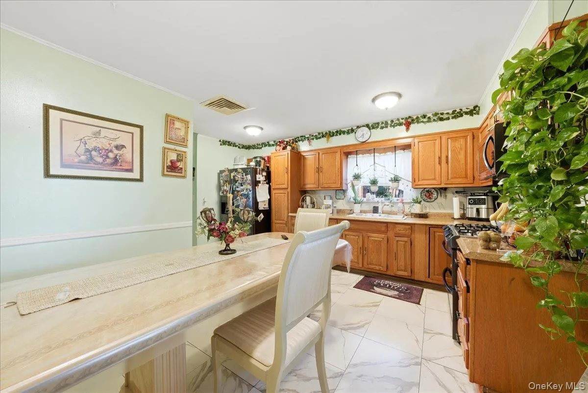 2594 Schurz Avenue, New York, NY, 4 Bedrooms Bedrooms, 8 Rooms Rooms,2 BathroomsBathrooms,Residential Sale,For Rent,Schurz,0,1002470 2594 Schurz Avenue, New York, NY, 4 Bedrooms Bedrooms, 8 Rooms Rooms,2 BathroomsBathrooms,Residential Sale,For Rent,Schurz,0,1002470
