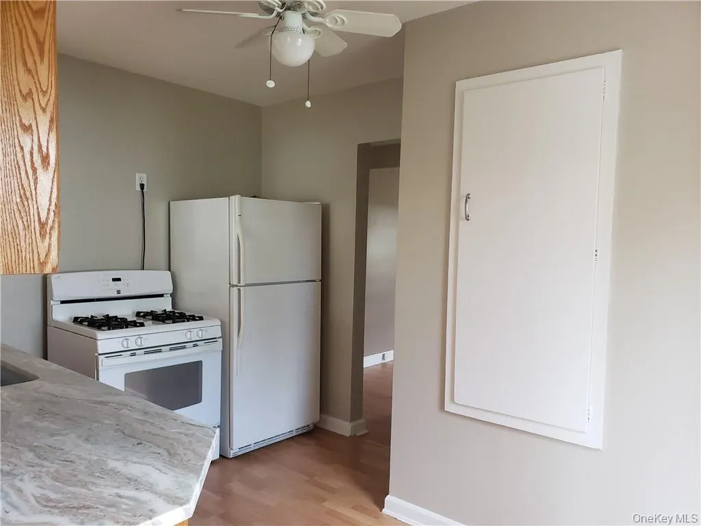 30 George Avenue, Orangetown, NY, 2 Bedrooms Bedrooms, 5 Rooms Rooms,1 BathroomBathrooms,Residential Lease,For Rent,George,0,1002471 30 George Avenue, Orangetown, NY, 2 Bedrooms Bedrooms, 5 Rooms Rooms,1 BathroomBathrooms,Residential Lease,For Rent,George,0,1002471