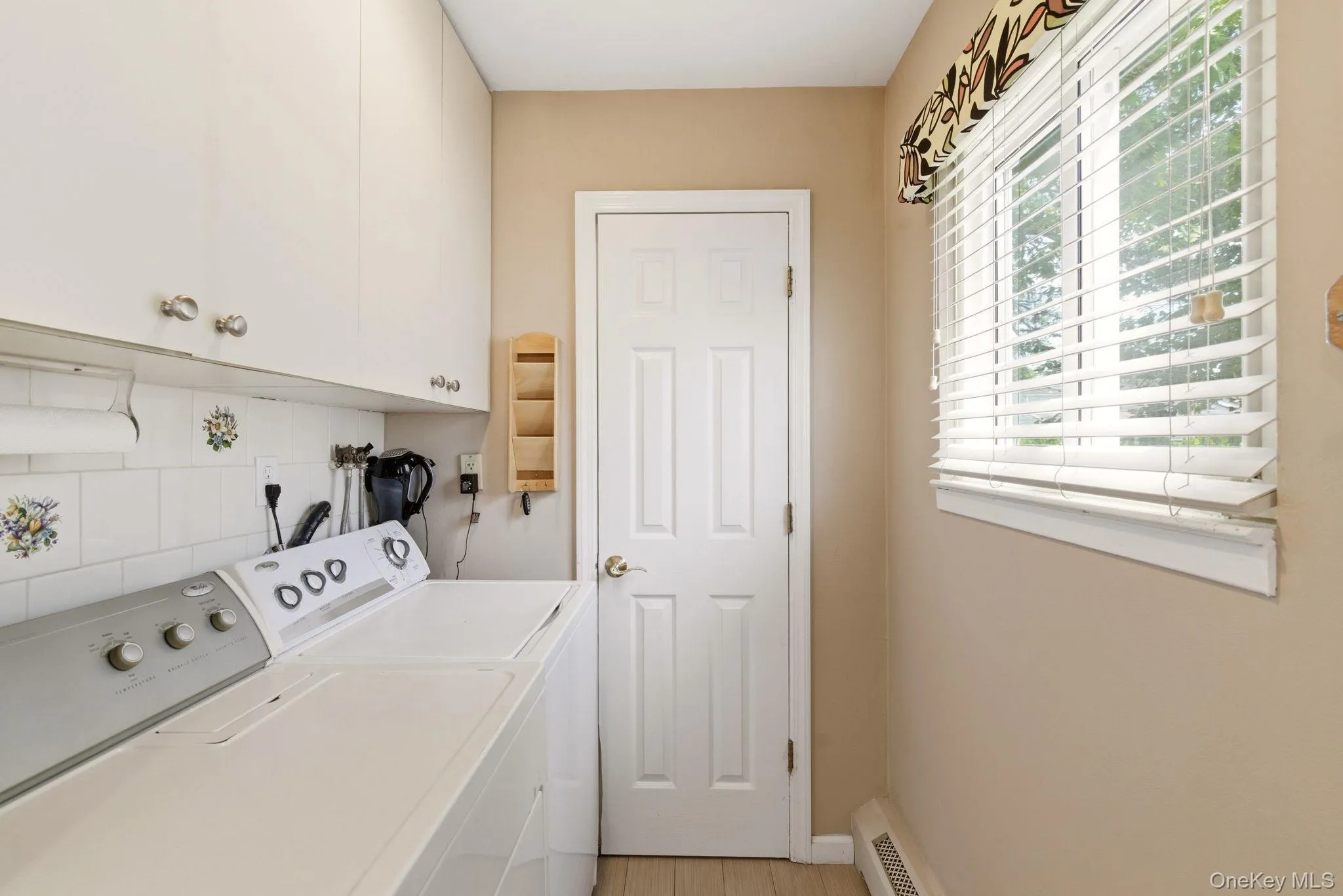 Washer & Dryer w/Storage Washer & Dryer w/Storage