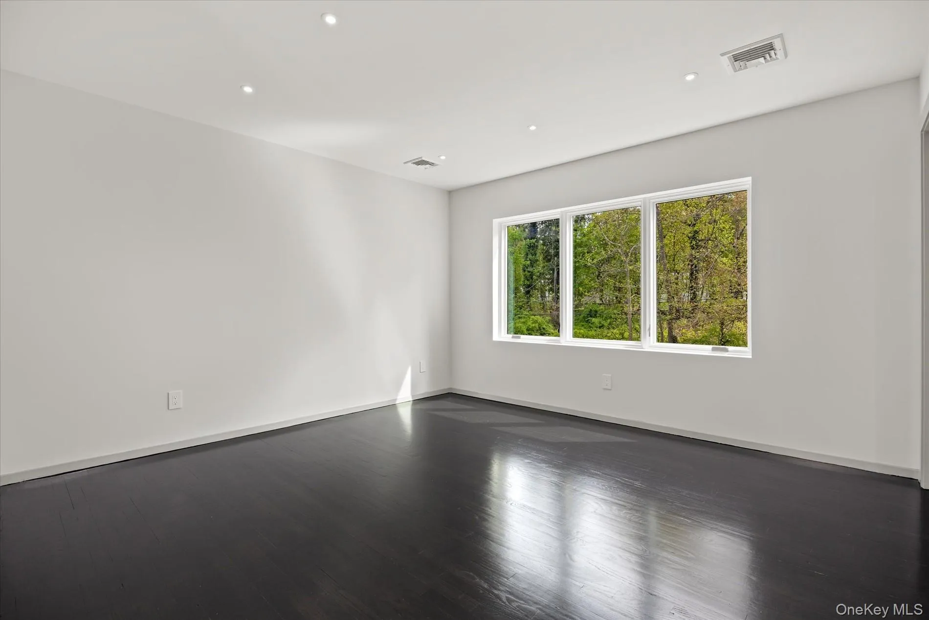 369 Shore Road, North Hempstead, NY, 7 Bedrooms Bedrooms, 12 Rooms Rooms,6 BathroomsBathrooms,Residential,For Rent,Shore,0,1002487 369 Shore Road, North Hempstead, NY, 7 Bedrooms Bedrooms, 12 Rooms Rooms,6 BathroomsBathrooms,Residential,For Rent,Shore,0,1002487